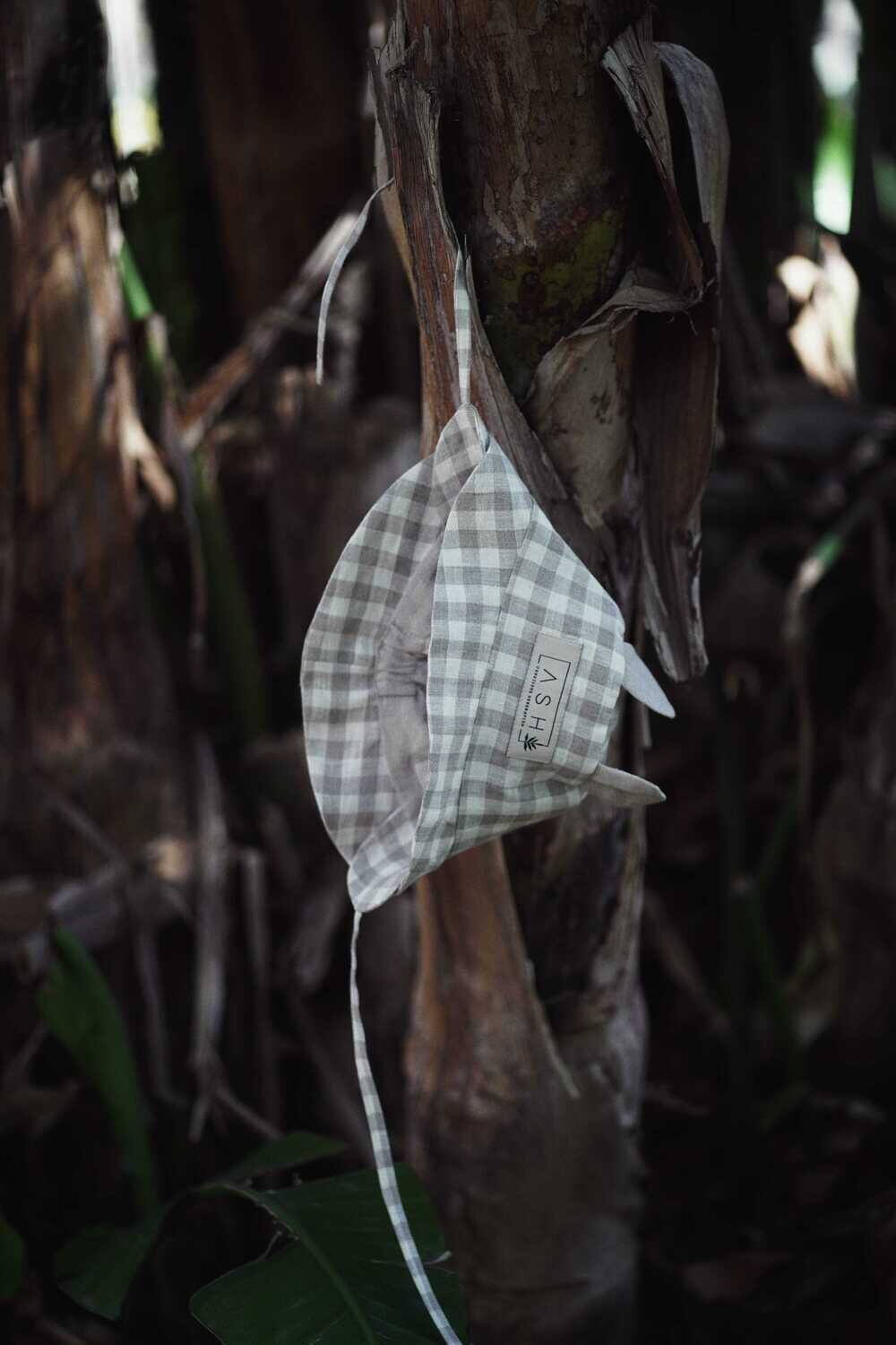WHITEGINGHAM BEAR HAT