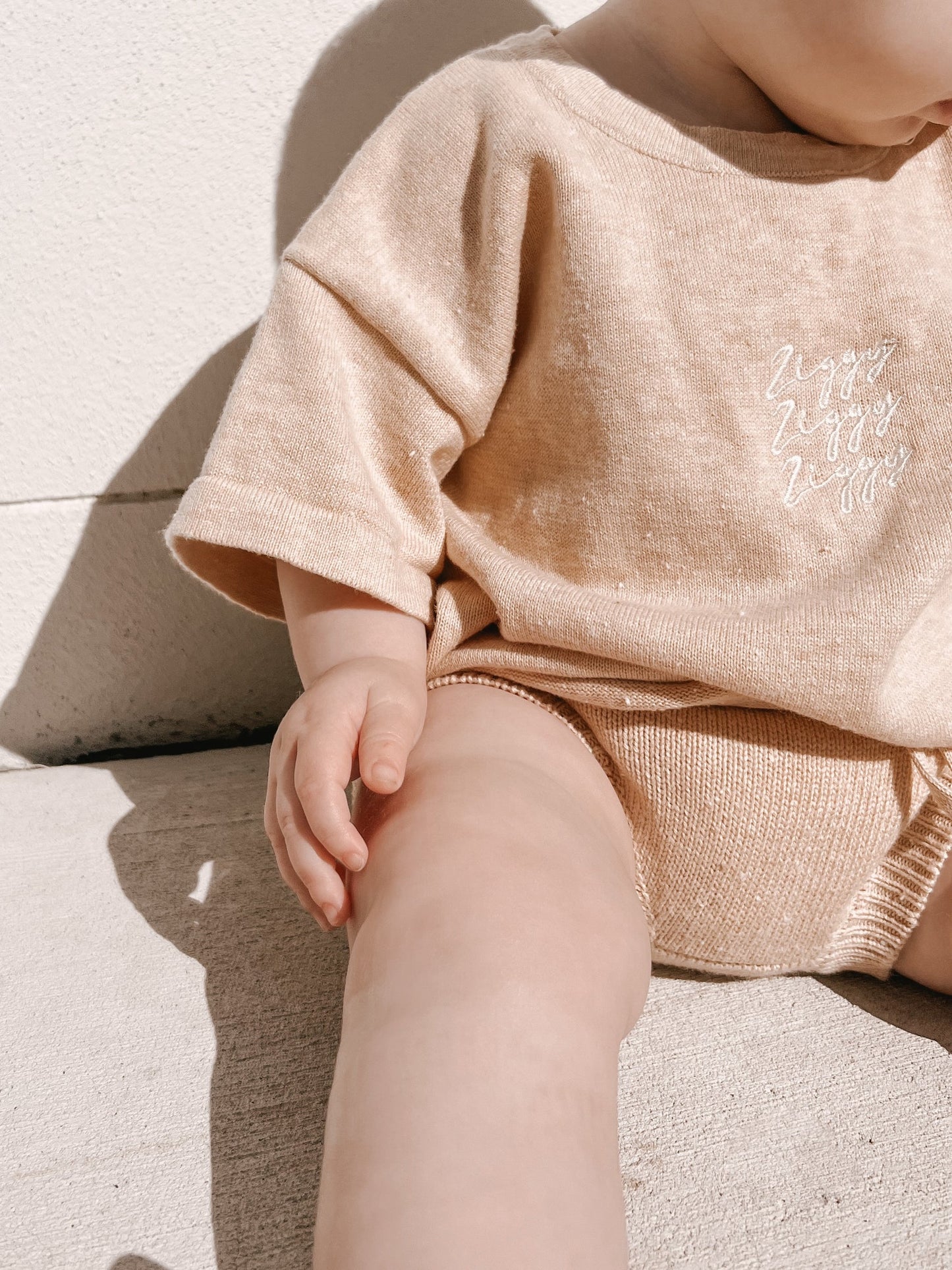 【LAST ONE】SIGNATURE TEE | SAND FLECK (KIDS)