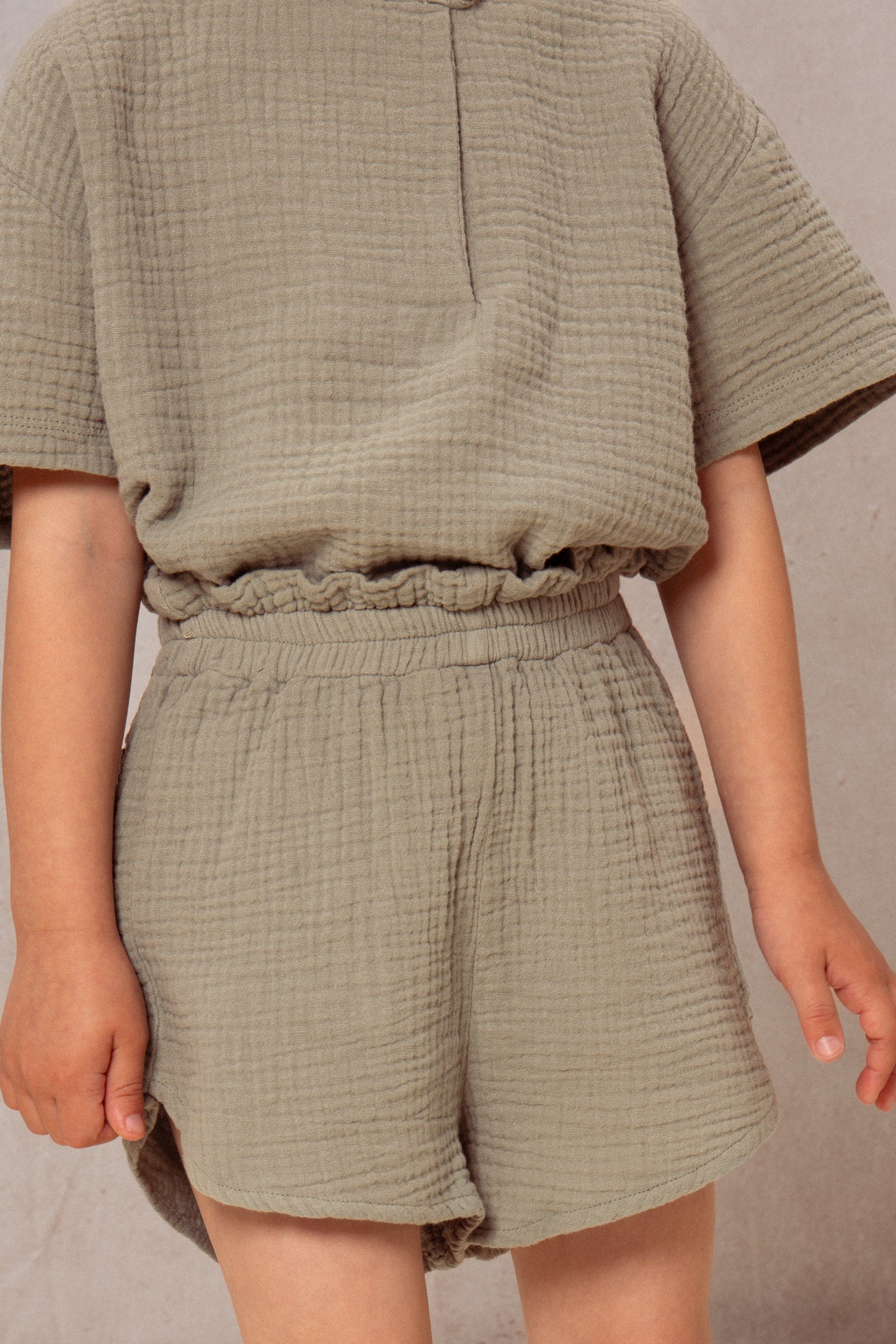 SHORT GEORGETTE - GREEN GRAY
