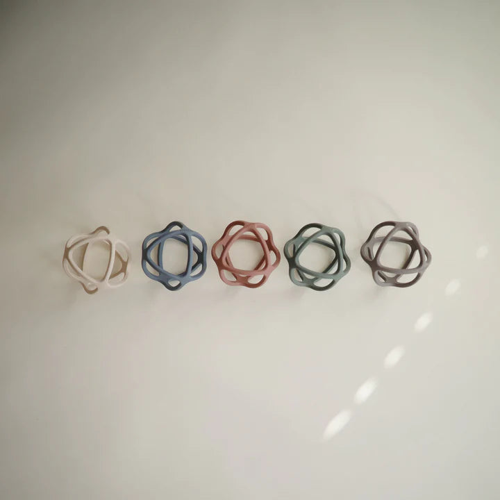 mushie - Ball Teether