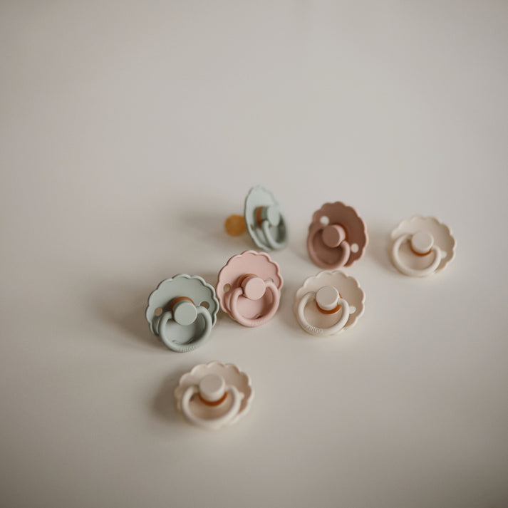 mushie - FRIGG Daisy Natural Rubber Baby Pacifier
