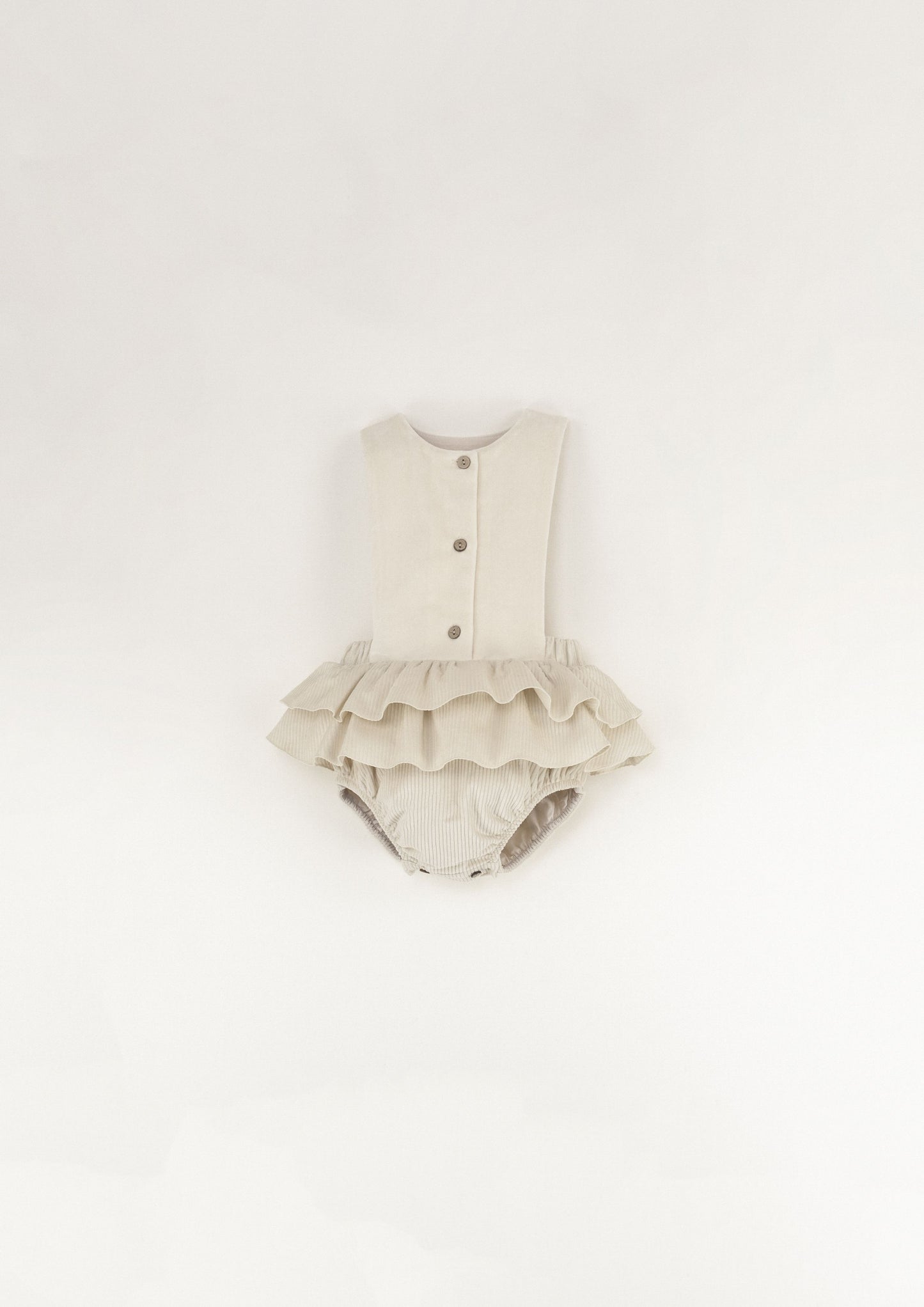 【LAST TWO】Off-white romper suit with bib and frill