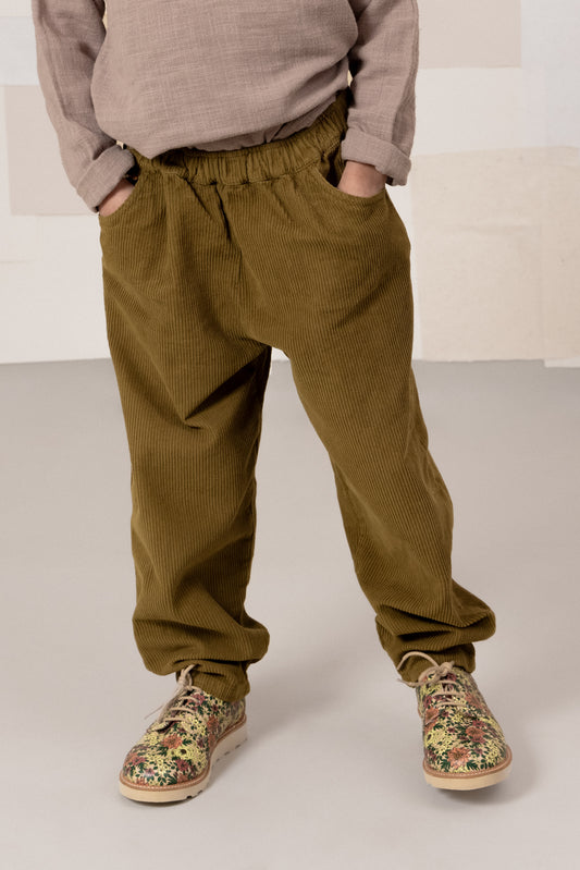PANTALON CARROT CORDEROY GREEN NUTRIA