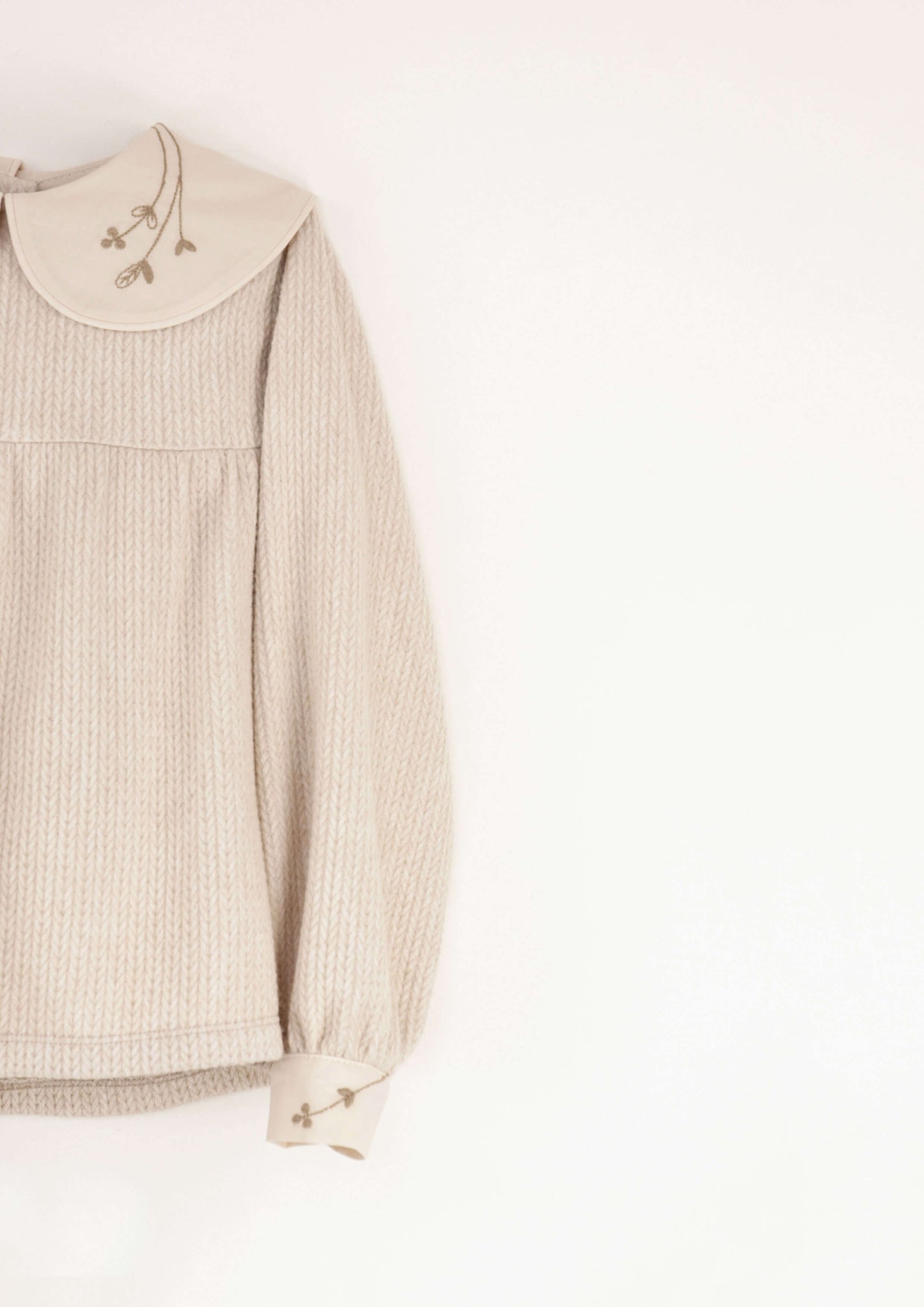 【LAST TWO】Knitted blouse with baby collar
