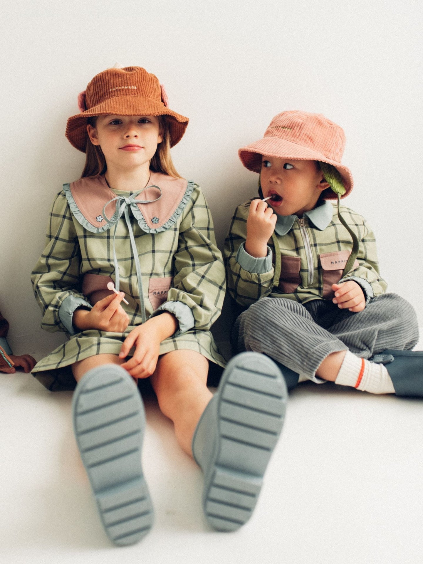 Corduroy bucket hat